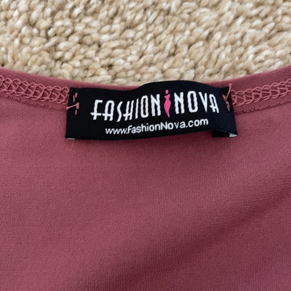 Fashion nova crop top - Picture 2 of 3